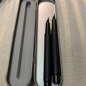 Hongdian Fountain Pens with extra cartridges, cases included.